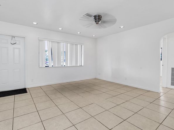 4932 SW 12th St, Plantation FL 33317