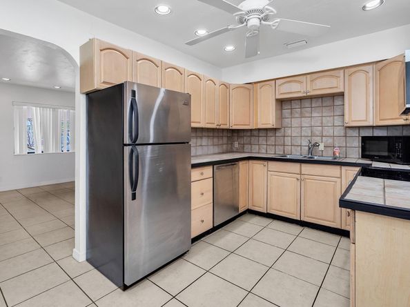 4932 SW 12th St, Plantation FL 33317