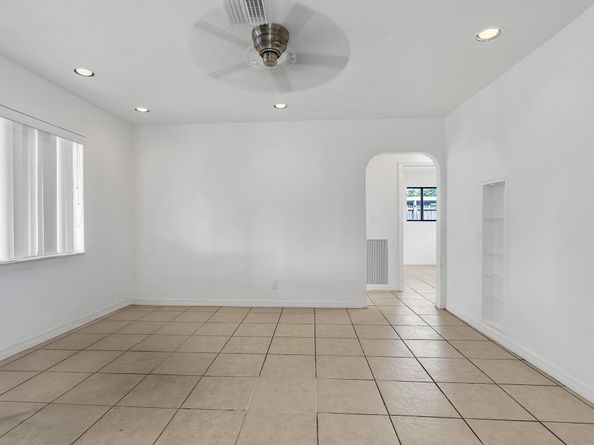 4932 SW 12th St, Plantation FL 33317
