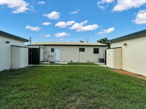 4932 SW 12th St, Plantation FL 33317