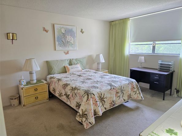 3000 NW 48th Ter 430, Lauderdale Lakes FL 33313