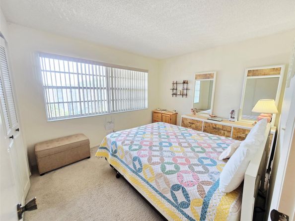 3000 NW 48th Ter 430, Lauderdale Lakes FL 33313