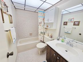 3000 NW 48th Ter 430, Lauderdale Lakes FL 33313