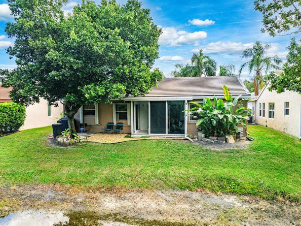 156 Caribe Court, Greenacres FL 33413