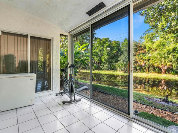 156 Caribe Court, Greenacres FL 33413