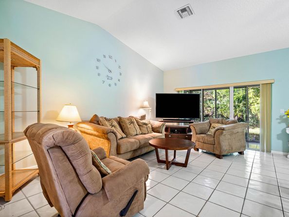 156 Caribe Court, Greenacres FL 33413