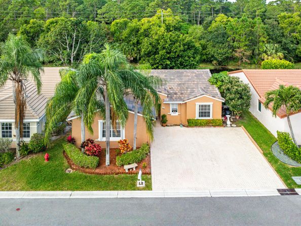 156 Caribe Court, Greenacres FL 33413