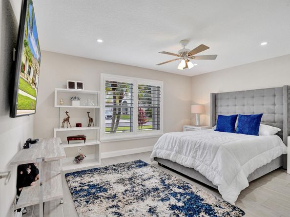 5242 Indianwood Village Lane, Lake Worth FL 33463
