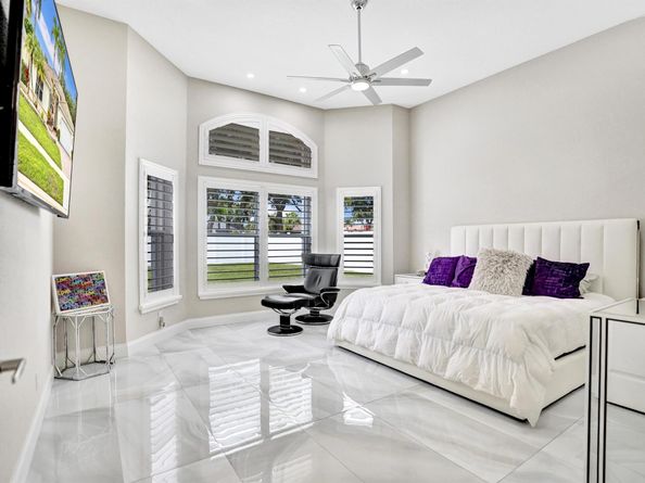 5242 Indianwood Village Lane, Lake Worth FL 33463
