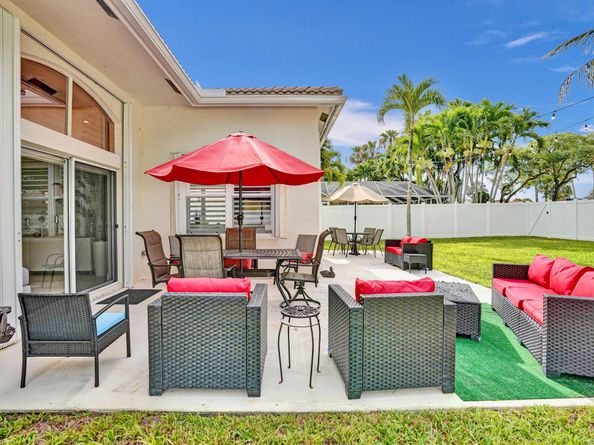 5242 Indianwood Village Lane, Lake Worth FL 33463