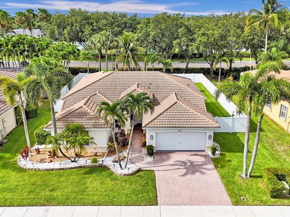 5242 Indianwood Village Lane, Lake Worth FL 33463
