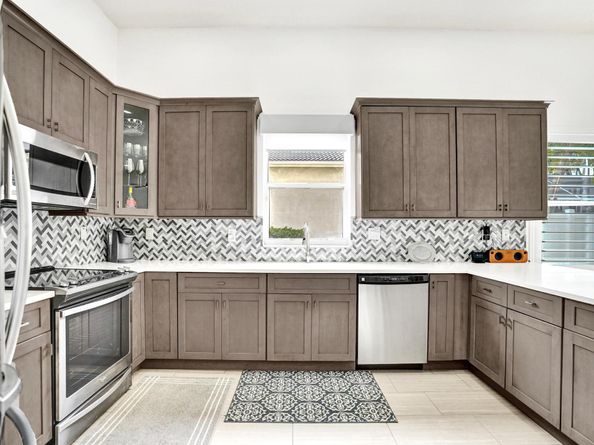 5242 Indianwood Village Lane, Lake Worth FL 33463