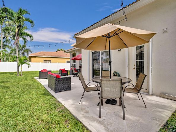 5242 Indianwood Village Lane, Lake Worth FL 33463
