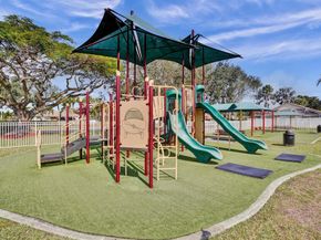 5242 Indianwood Village Lane, Lake Worth FL 33463