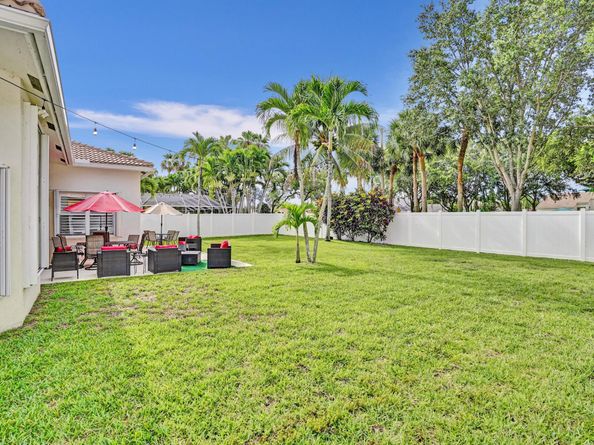 5242 Indianwood Village Lane, Lake Worth FL 33463