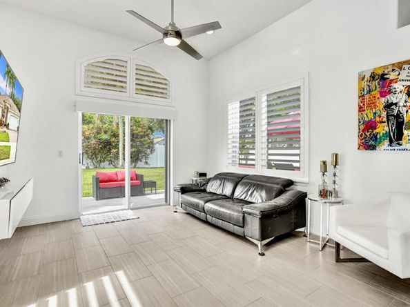 5242 Indianwood Village Lane, Lake Worth FL 33463