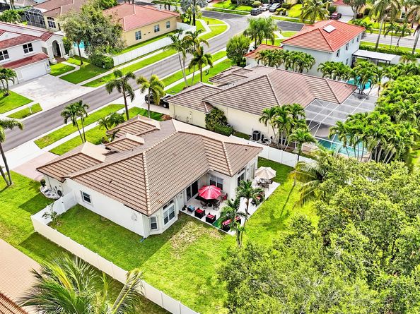 5242 Indianwood Village Lane, Lake Worth FL 33463