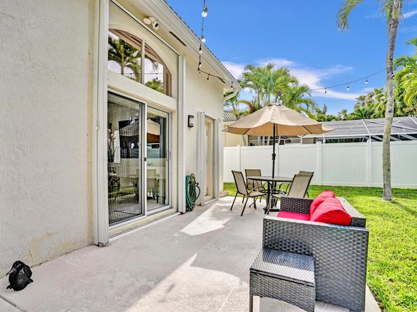 5242 Indianwood Village Lane, Lake Worth FL 33463