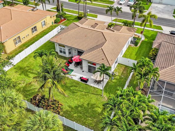 5242 Indianwood Village Lane, Lake Worth FL 33463