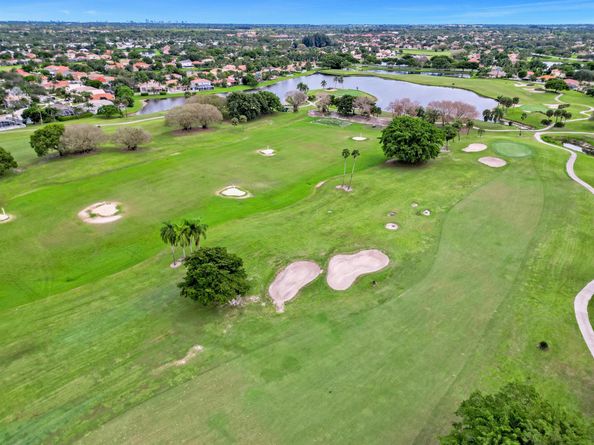 5242 Indianwood Village Lane, Lake Worth FL 33463
