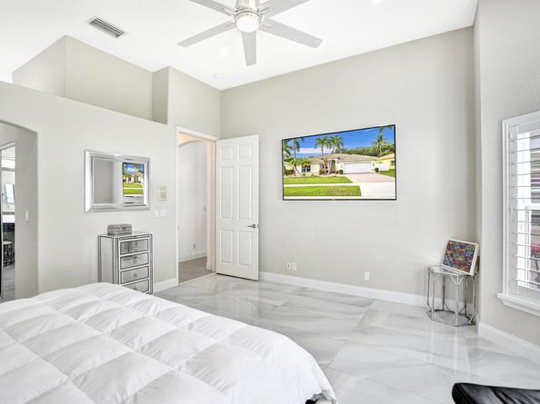 5242 Indianwood Village Lane, Lake Worth FL 33463
