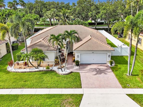 5242 Indianwood Village Lane, Lake Worth FL 33463