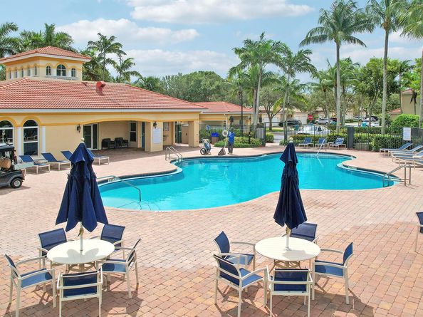 3172 N Greenleaf Circle, Boynton Beach FL 33426