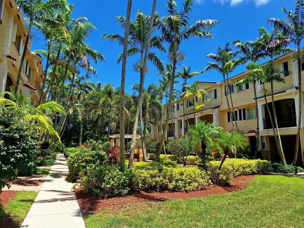 3172 N Greenleaf Circle, Boynton Beach FL 33426
