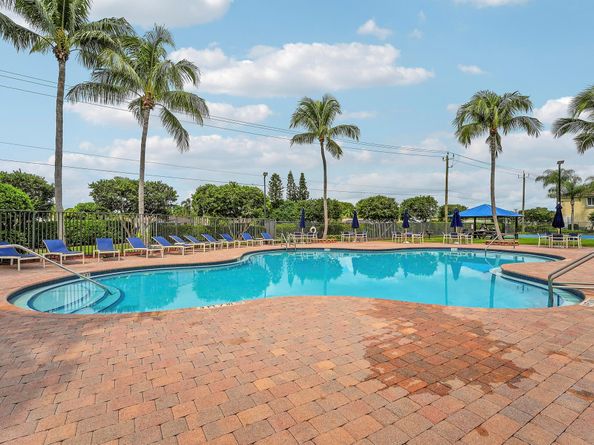 3172 N Greenleaf Circle, Boynton Beach FL 33426