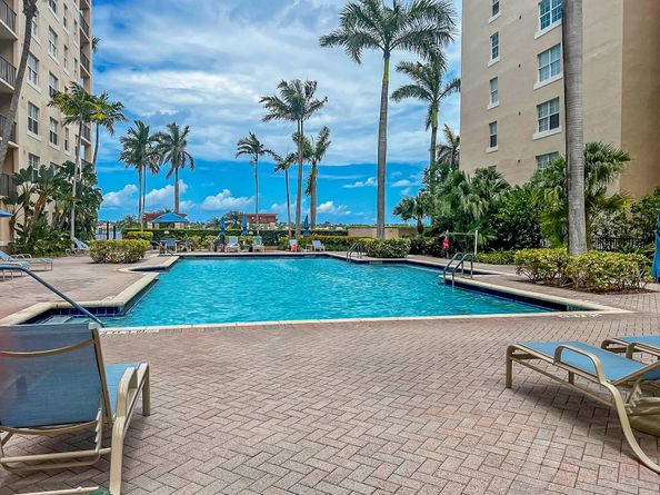 1805 N Flagler Drive 206, West Palm Beach FL 33407