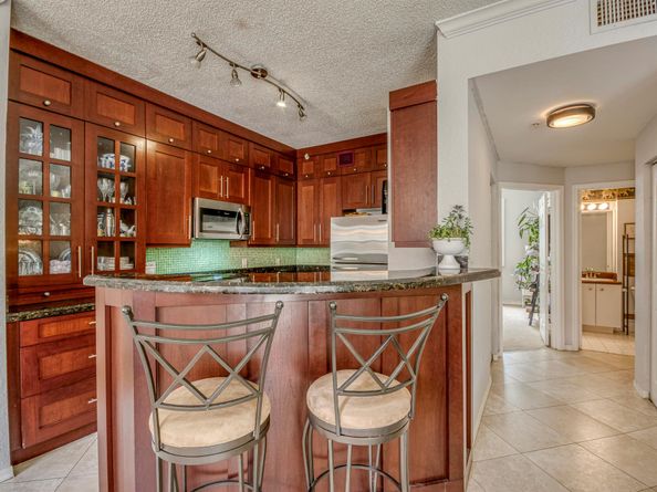 1805 N Flagler Drive 206, West Palm Beach FL 33407