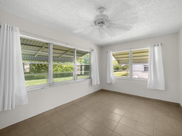 904 SW 24th Street, Boynton Beach FL 33426