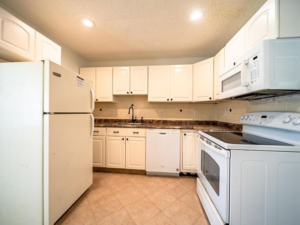 904 SW 24th Street, Boynton Beach FL 33426