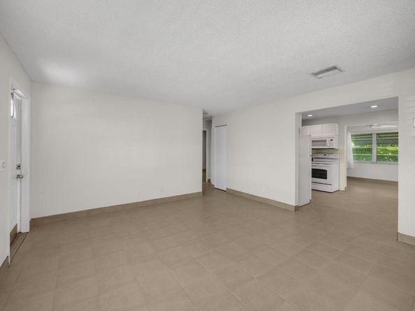 904 SW 24th Street, Boynton Beach FL 33426