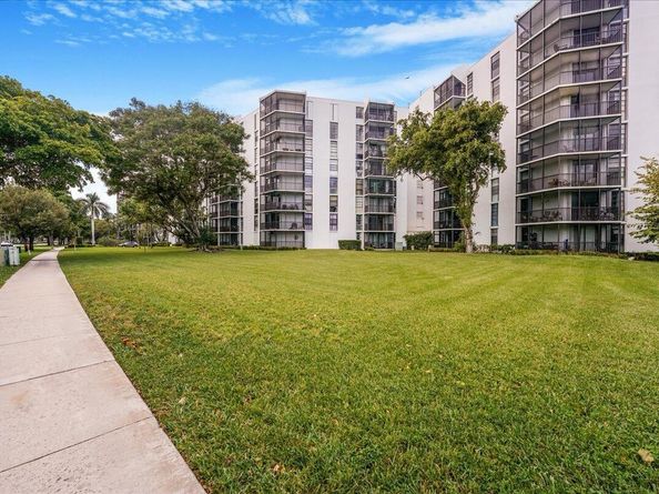 3475 N Country Club Drive 602, Aventura FL 33180