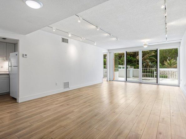 2774 S Ocean Boulevard 106, Palm Beach FL 33480