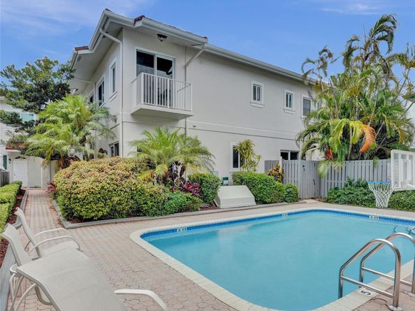 1744 NE 9th St, Fort Lauderdale FL 33304