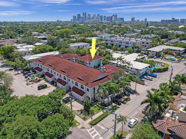1744 NE 9th St, Fort Lauderdale FL 33304