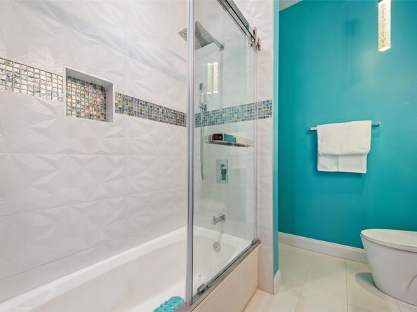 1744 NE 9th St, Fort Lauderdale FL 33304