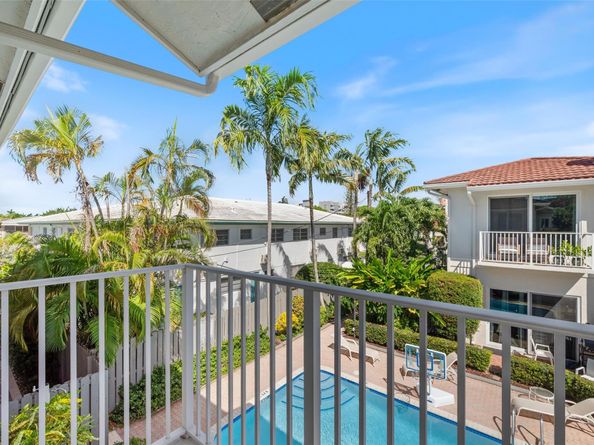 1744 NE 9th St, Fort Lauderdale FL 33304