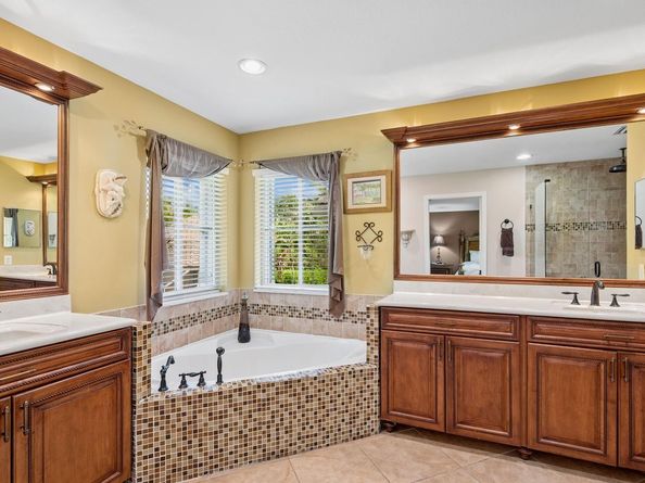 1201 Skylark Dr, Weston FL 33327