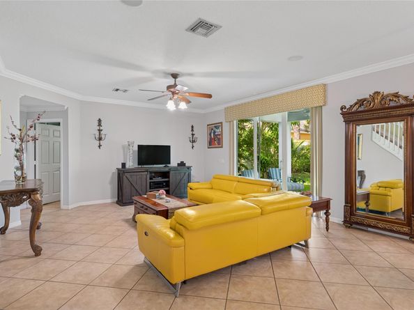 1201 Skylark Dr, Weston FL 33327