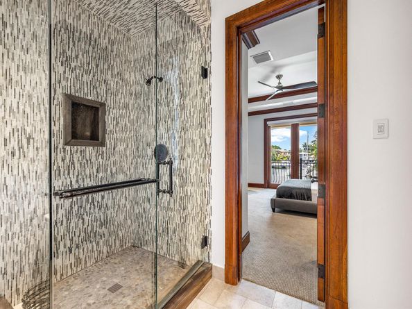 2325 NE 27th Street, Lighthouse Point FL 33064