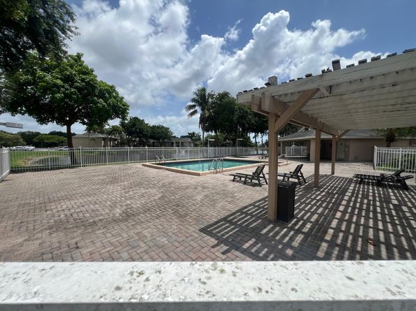 2451 NW 96th Ter 21G, Hollywood FL 33024
