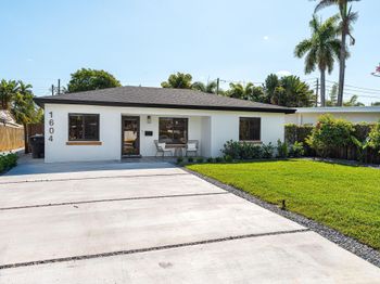1604 NE 16th Ave