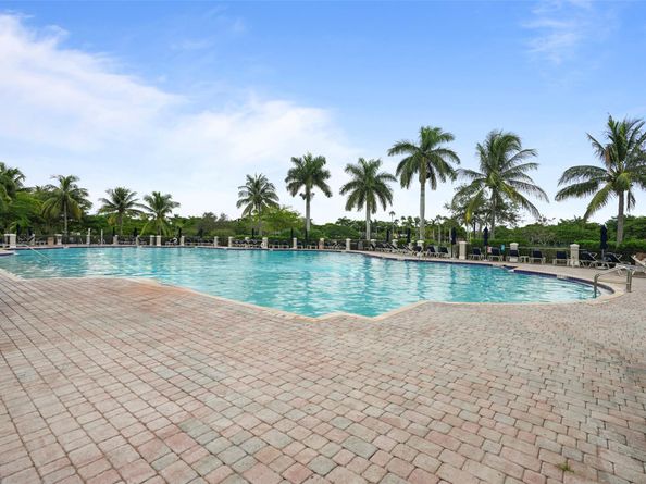 22921 SW 88th Pl 201, Cutler Bay FL 33190