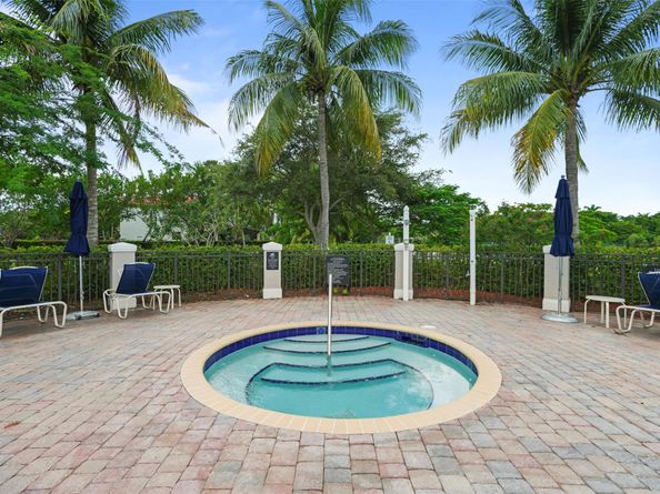 22921 SW 88th Pl 201, Cutler Bay FL 33190