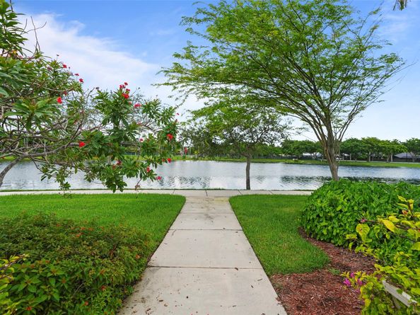 22921 SW 88th Pl 201, Cutler Bay FL 33190