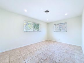 2910 NE 19th St, Pompano Beach FL 33062