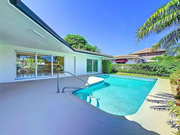 2910 NE 19th St, Pompano Beach FL 33062